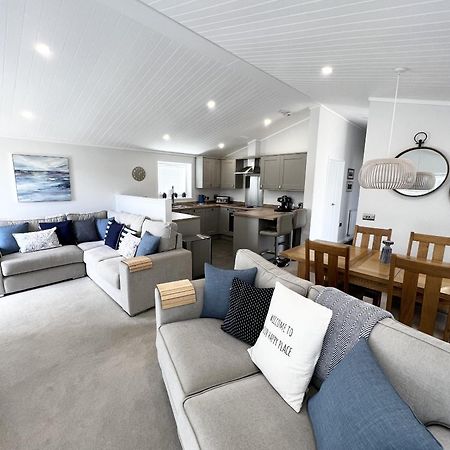 Diddly Squat Lodge With Hot Tub, Pendle View Holiday Park Clitheroe Exteriér fotografie