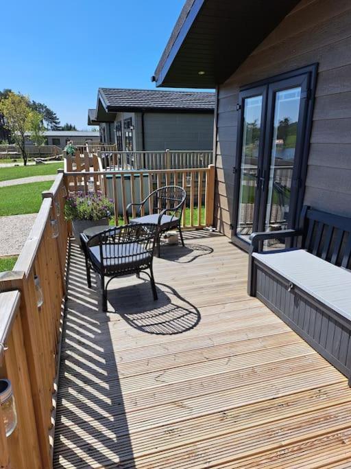 Diddly Squat Lodge With Hot Tub, Pendle View Holiday Park Clitheroe Exteriér fotografie