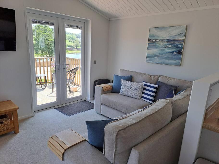 Diddly Squat Lodge With Hot Tub, Pendle View Holiday Park Clitheroe Exteriér fotografie